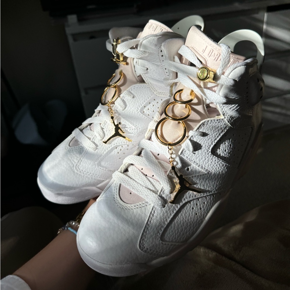 Women’s Jordan Air 6’s retros